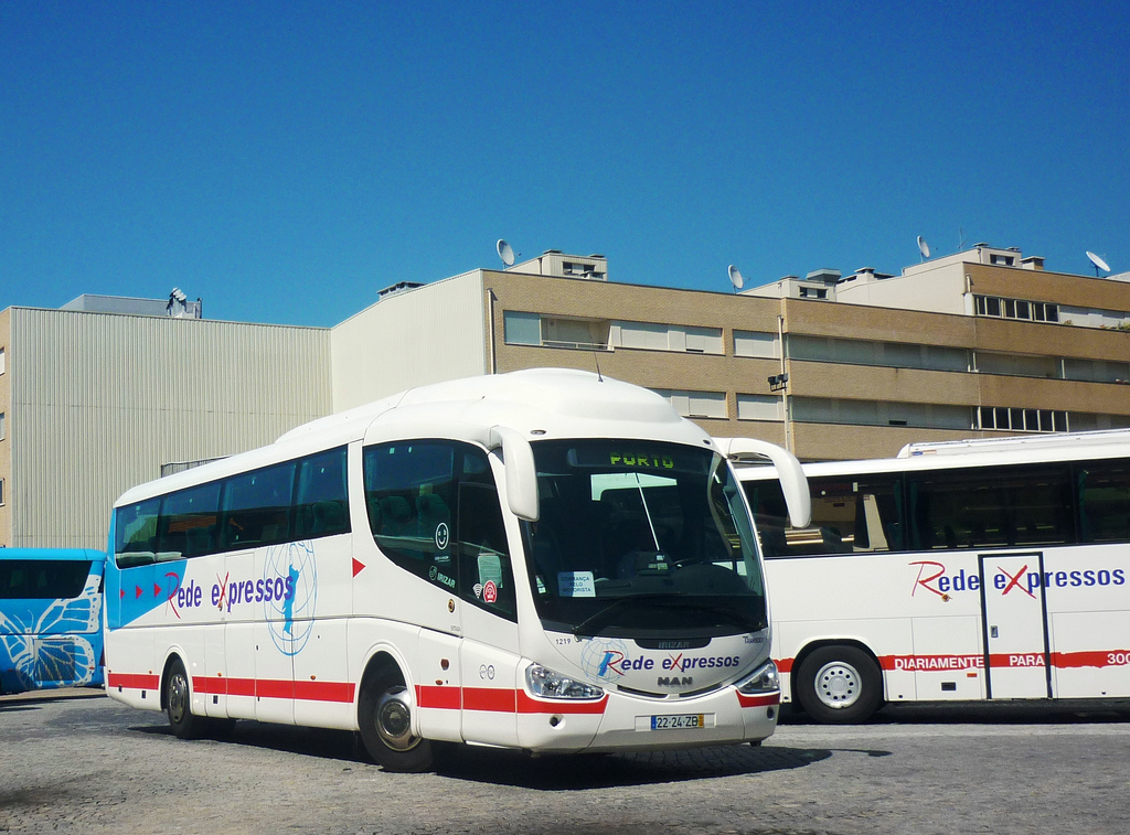 на таком автобусе можно доехать из Порту до Браги