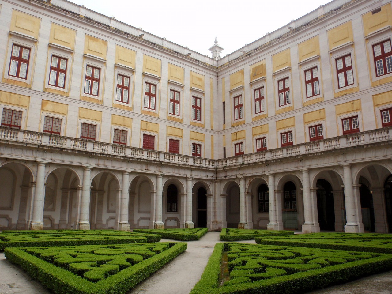 Внутренний дворик дворца