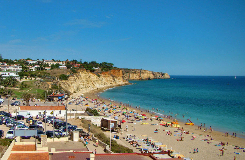 Вид на пляж Praia do Porto de Mos