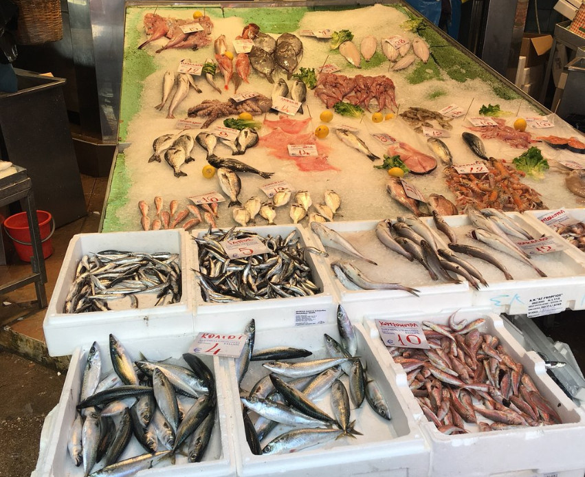 Рыба на рынке Модиано