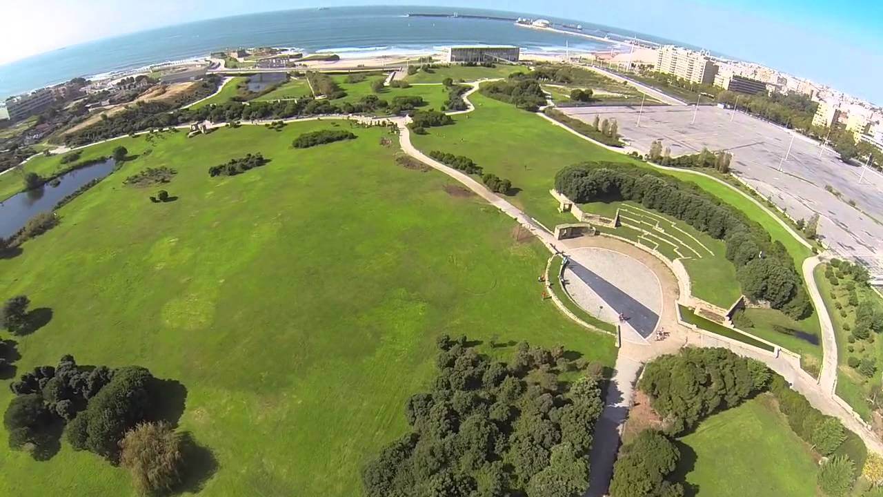 Вид на парк Parque da Cidade do Porto с квадрокоптера