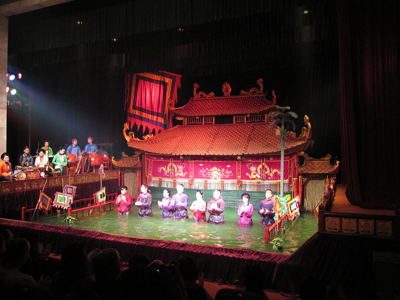 Кукольный театр на воде