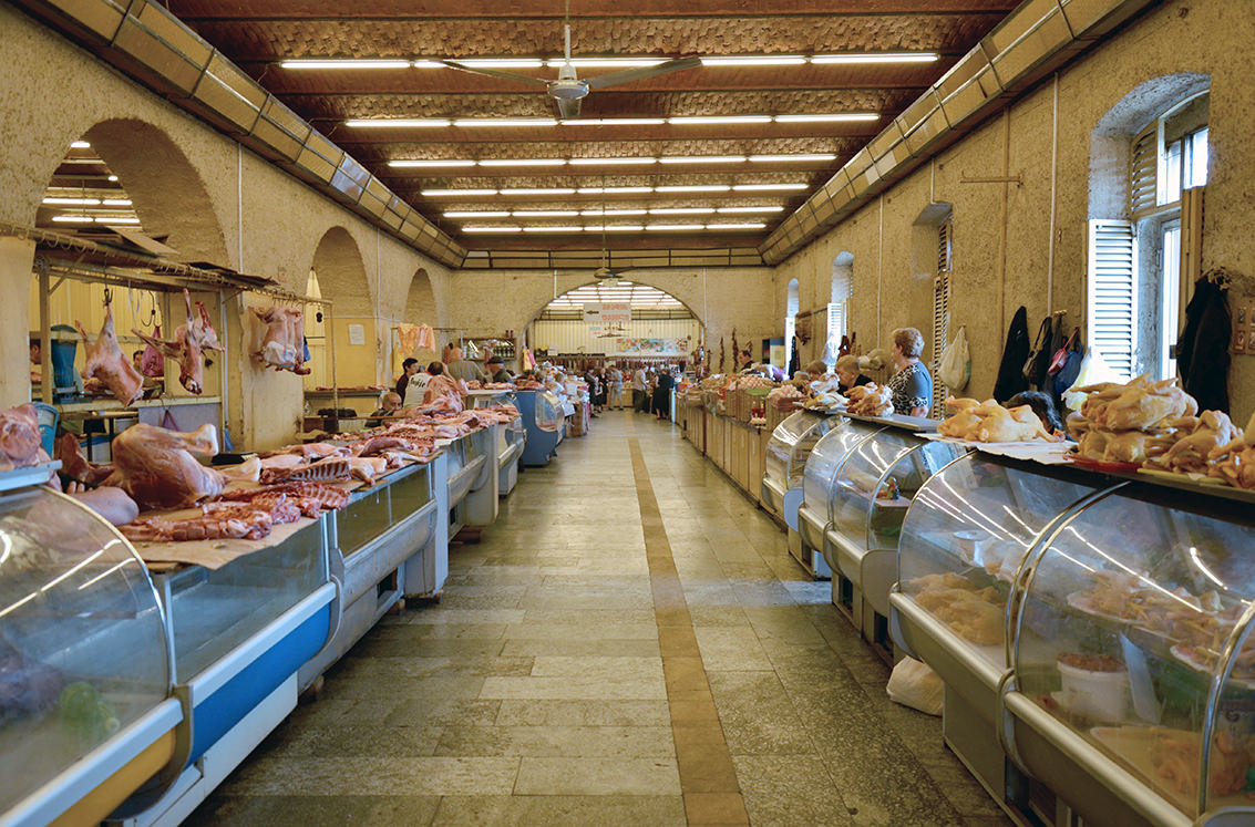 На продуктовом рынке в Тбилиси