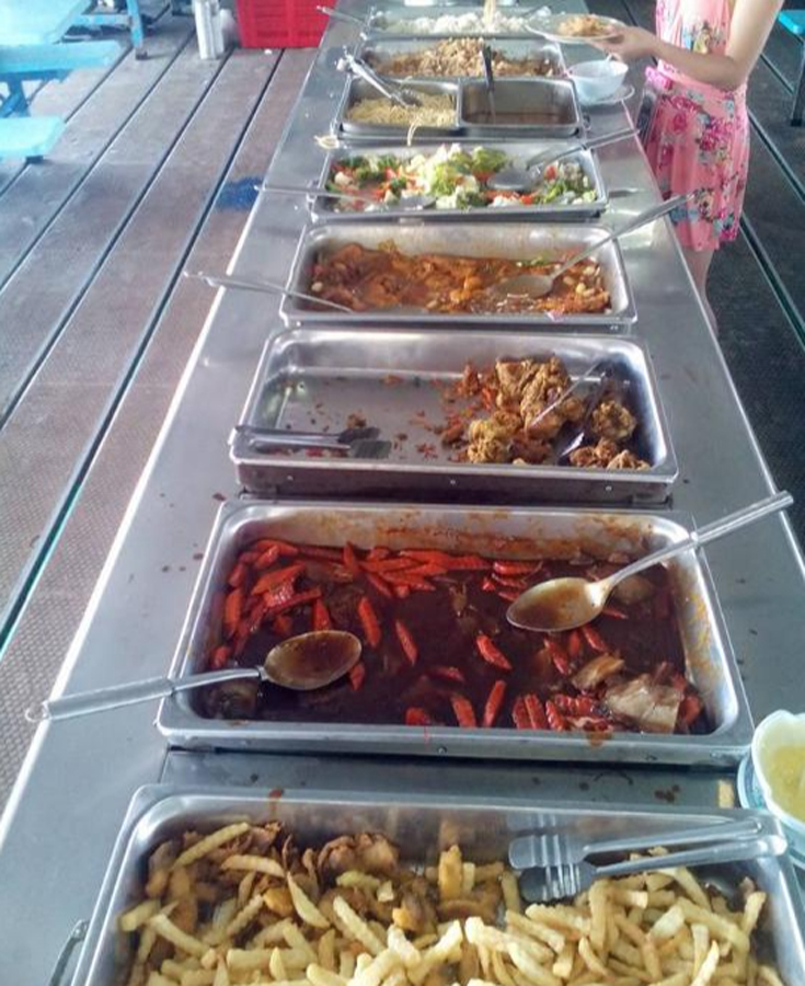 Еда в кафешке в парке Pulau Payar
