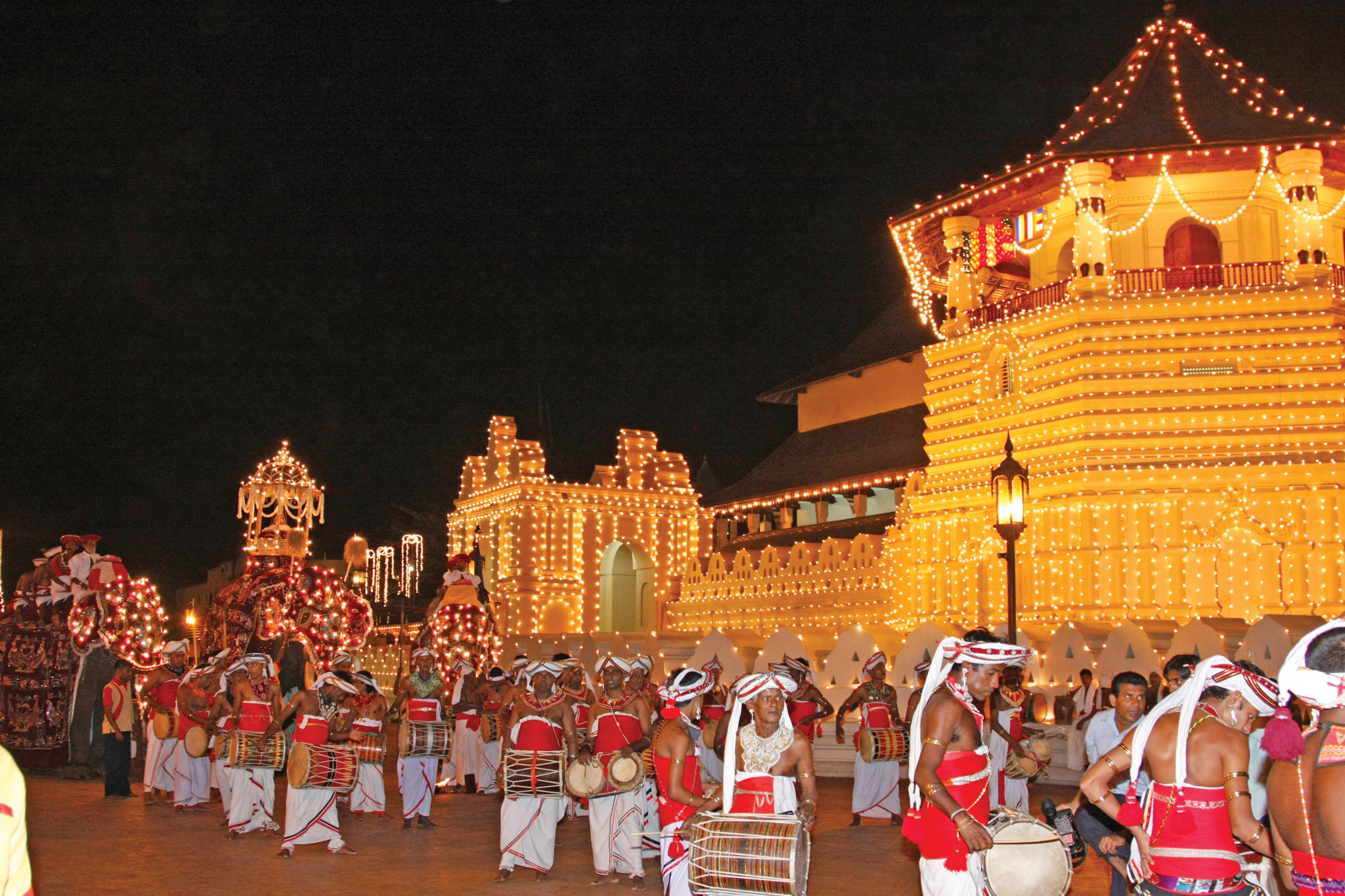 Карнавальное шествие Перахера в Канди