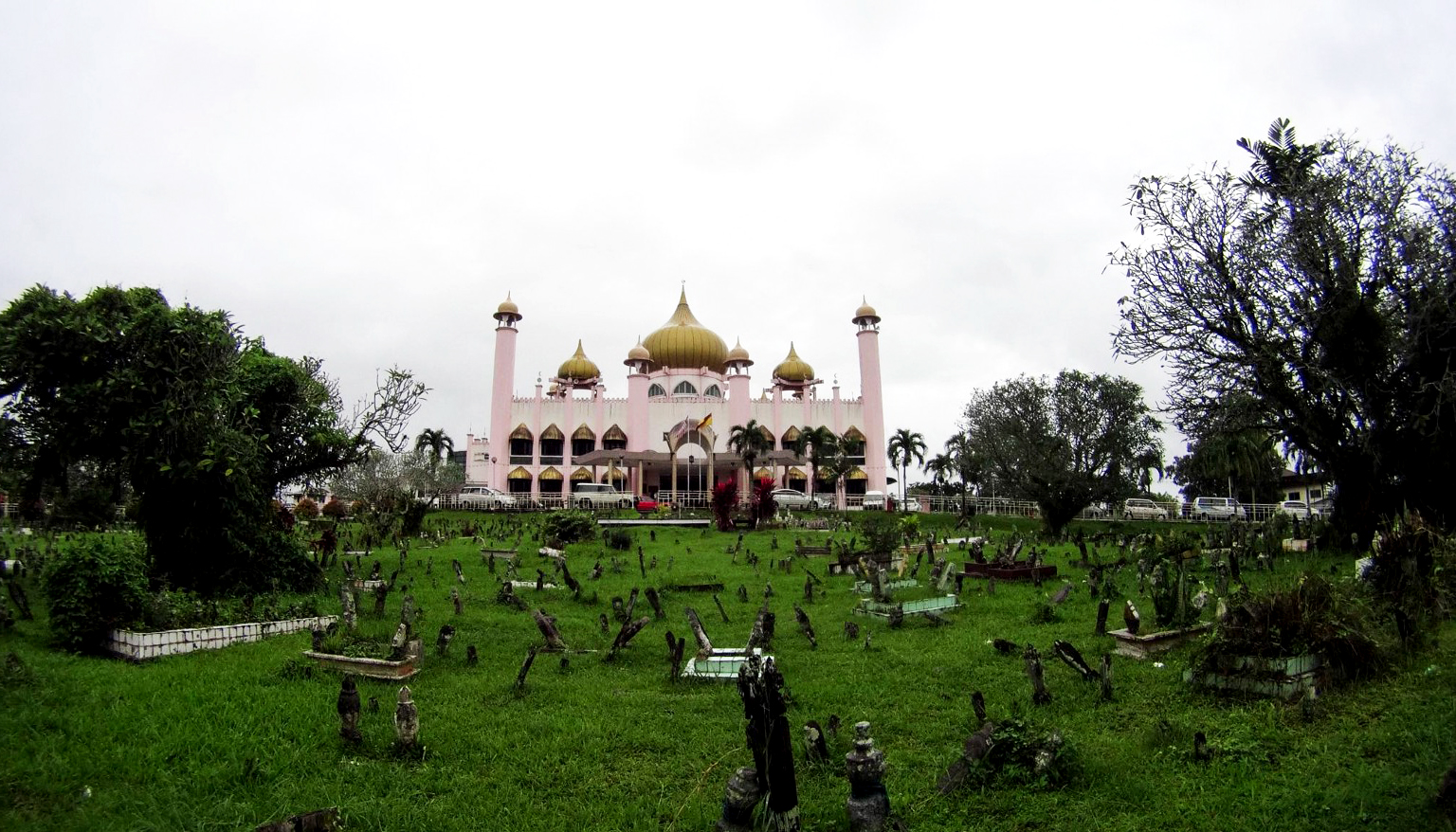 Мечеть Кучинга в самом центре города