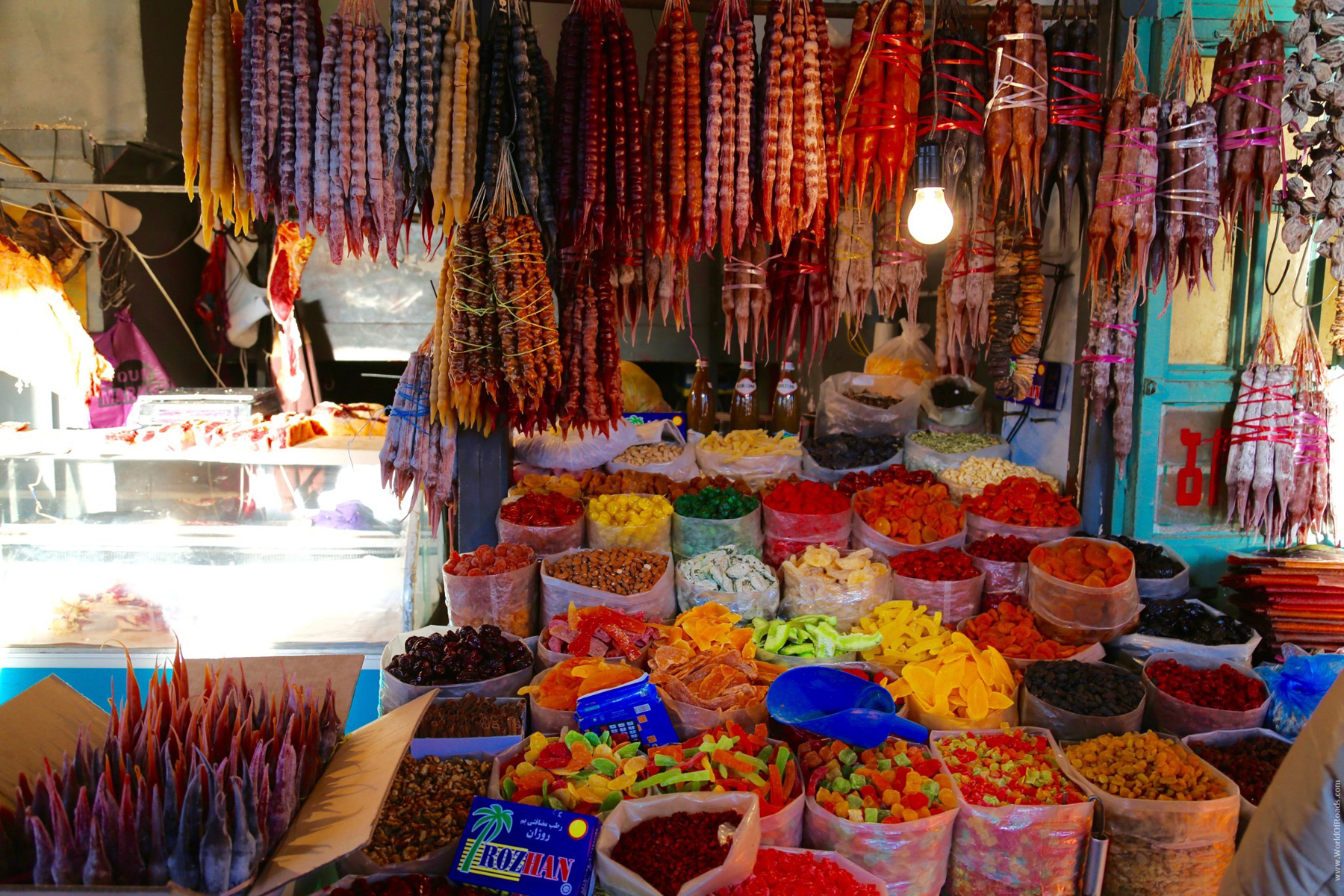 Чурчхела и сухофрукты на центральном рынке Тбилиси