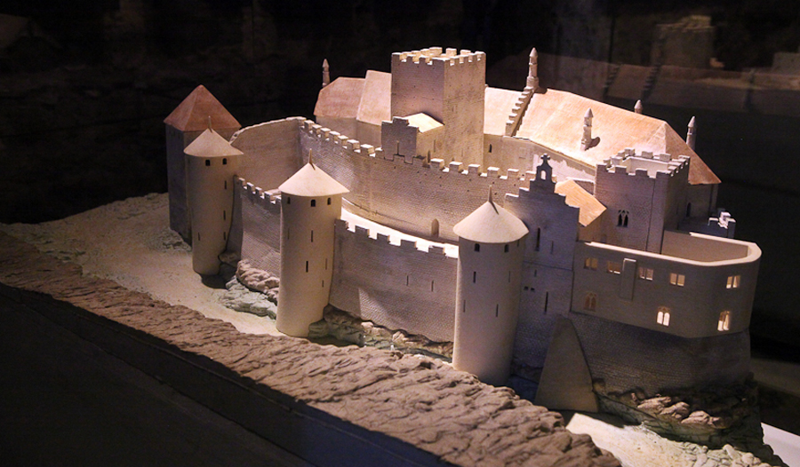 Шильонский замок с 15-го века