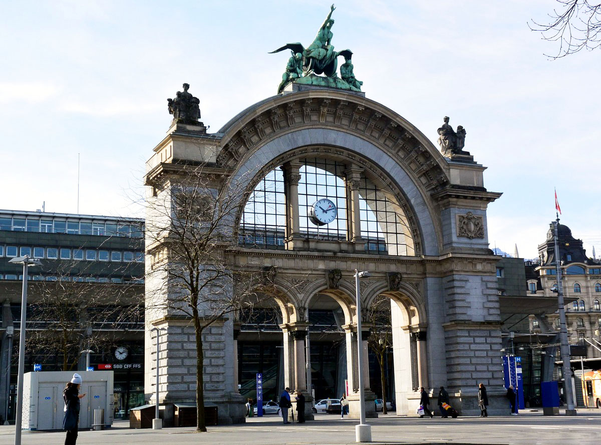 Железнодорожный вокзал в Люцерне