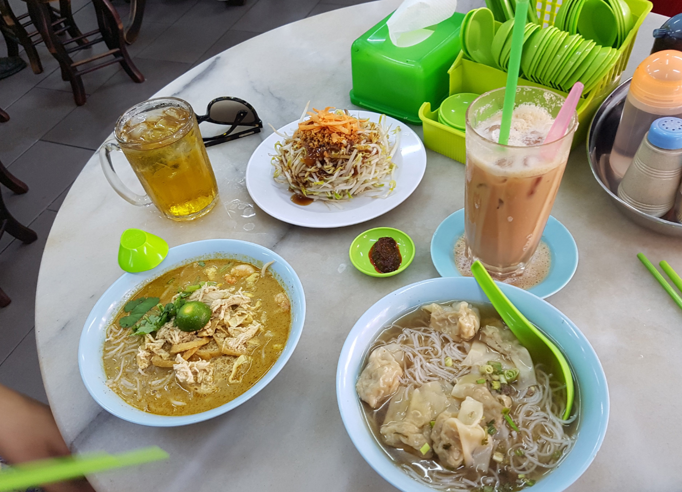 Обед в Kedai Kopi Yee Fung