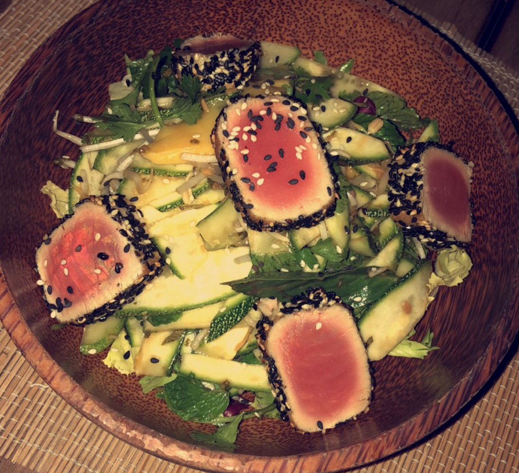 Салат из тунца - Tuna sashimi