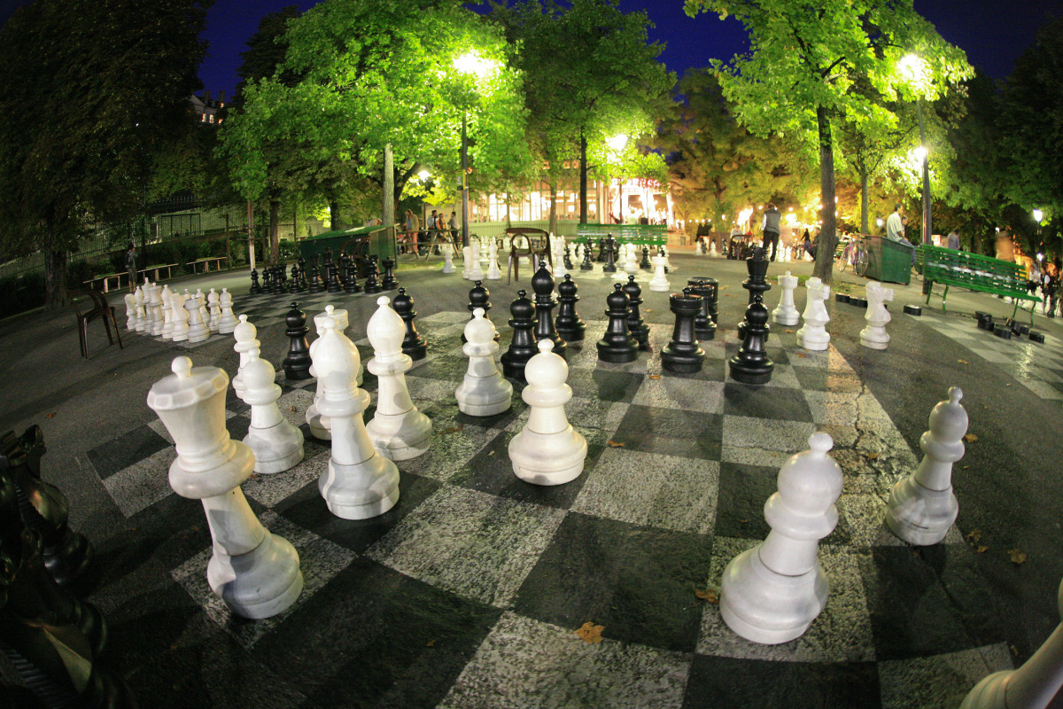 Шахматы в парке Бастионов в Женеве