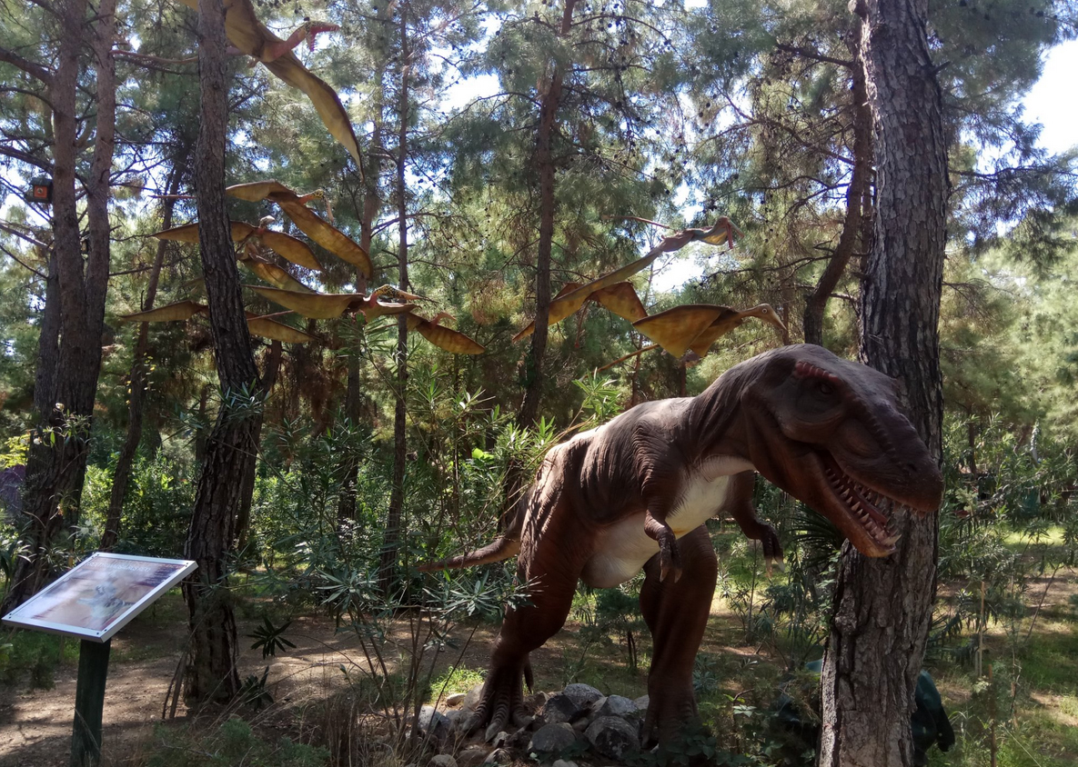 Динозавры в Динопарке