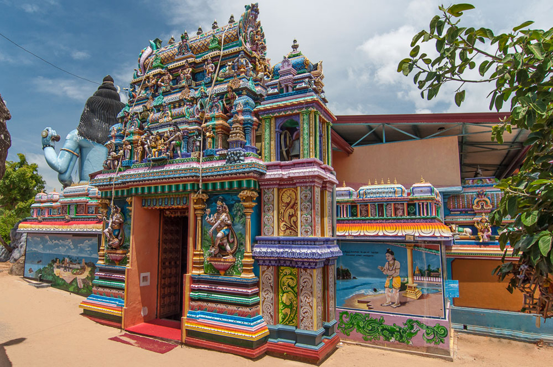 Индуистский храм Конесварам
