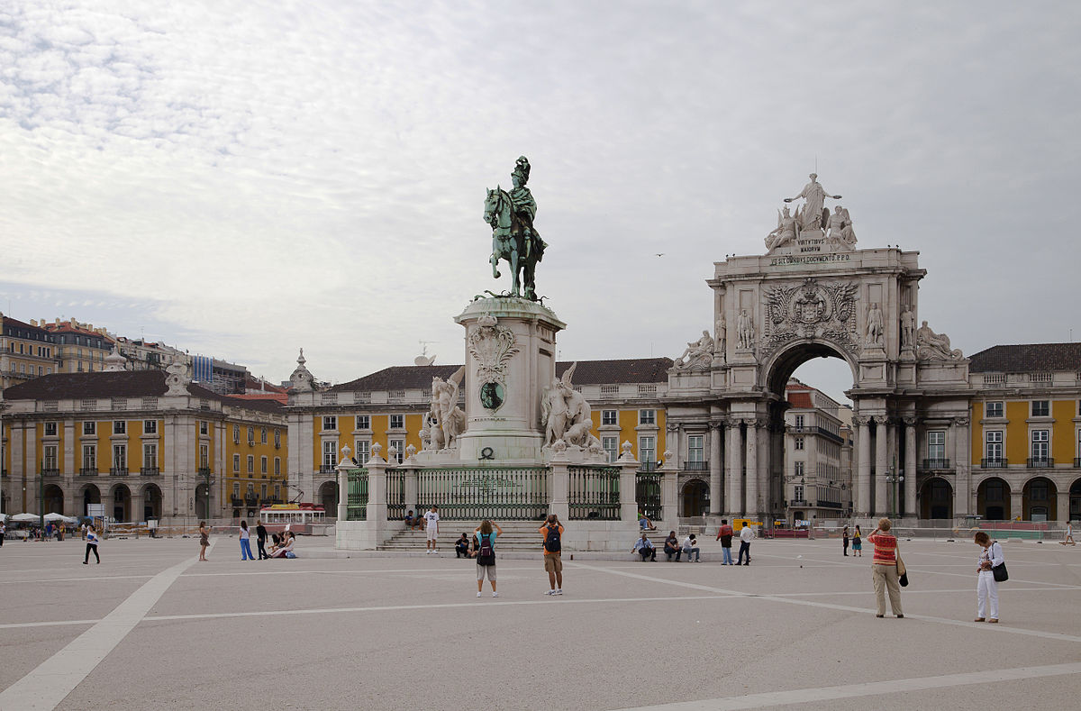 Площадь Коммерции в Лиссабоне