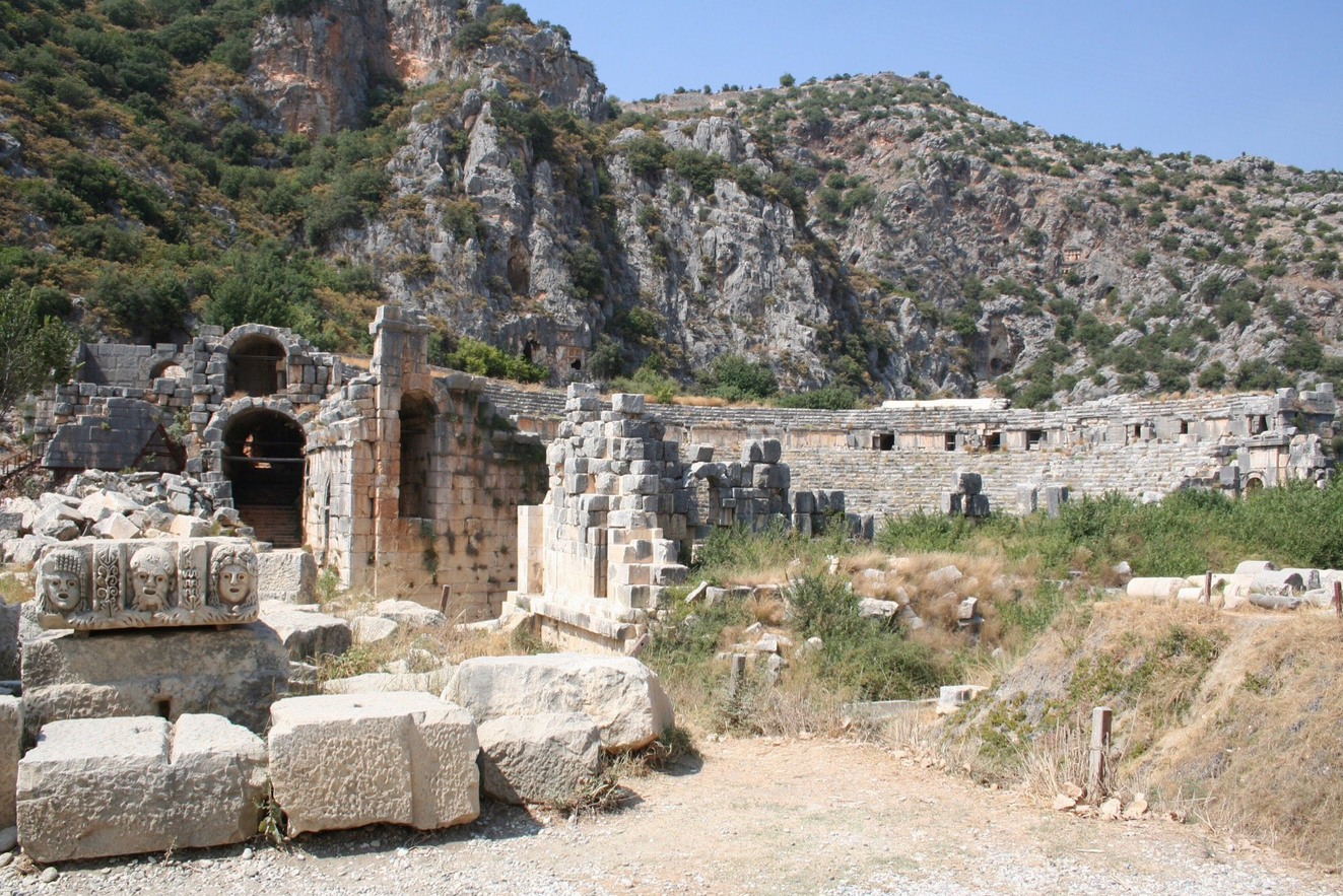 Руины старого города Мира