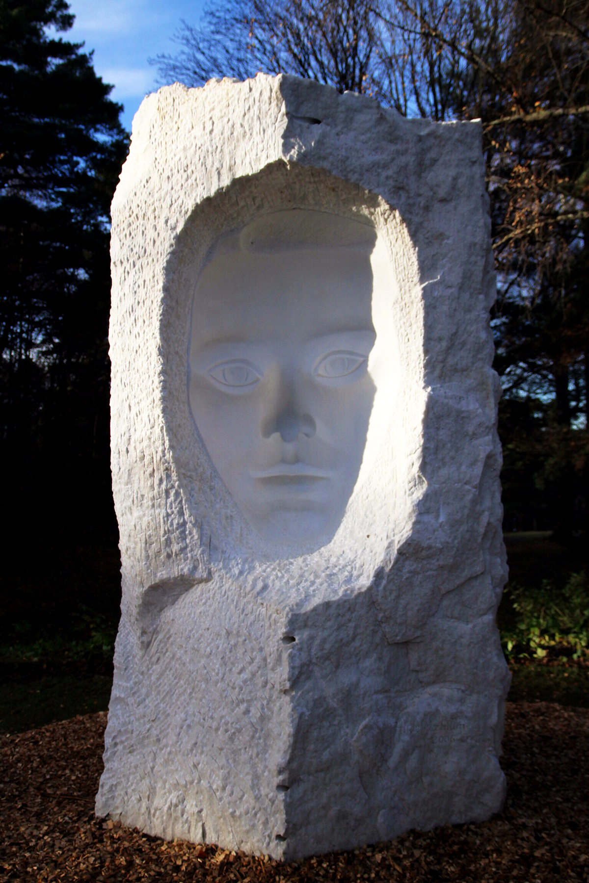 Скульптура «Лицо» в парке Экеберг