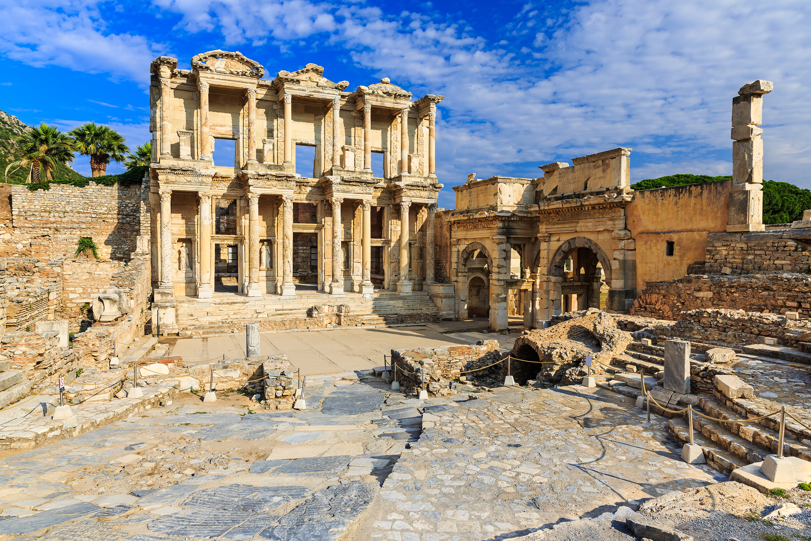 Древний город Эфес в Турции. Храм Артемиды и дом Девы Марии