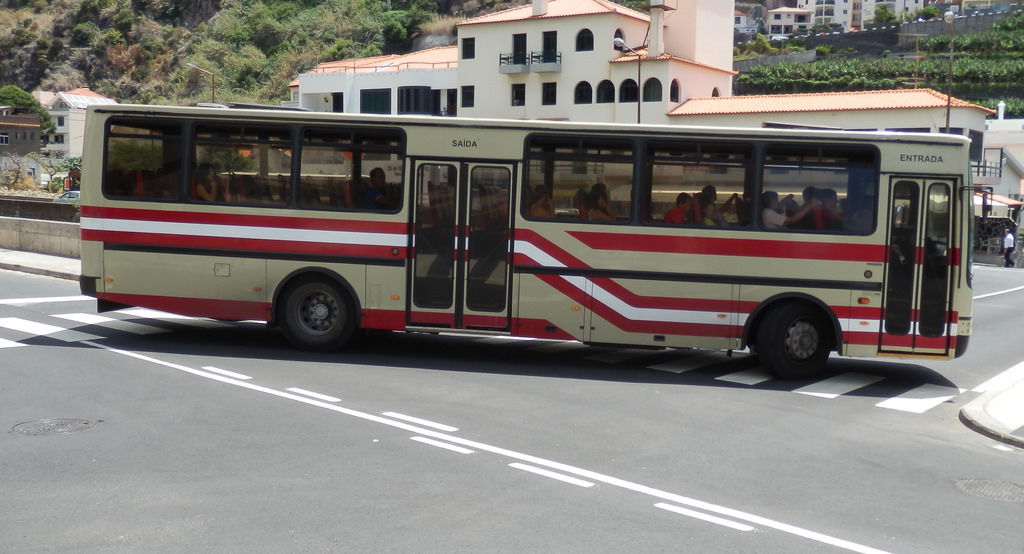 Автобус в Порту Мониш