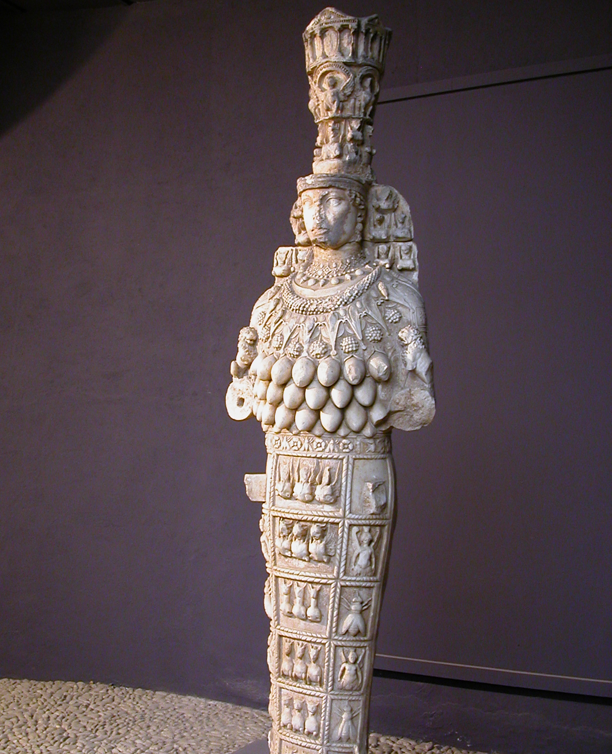Скульптура Артемиды Эфесской