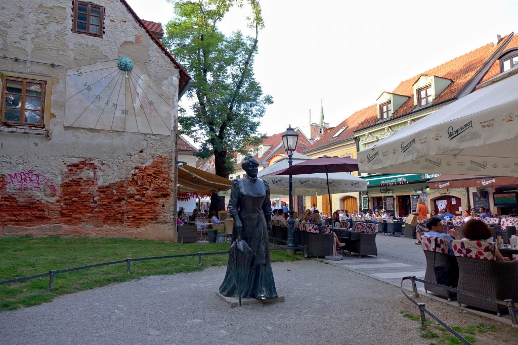 Памятник хорватской писательнице Марии Юрич