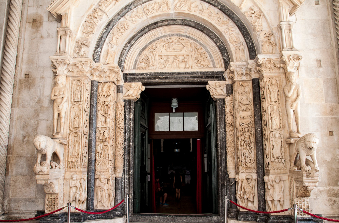 Портал собора Святого Лоуренса