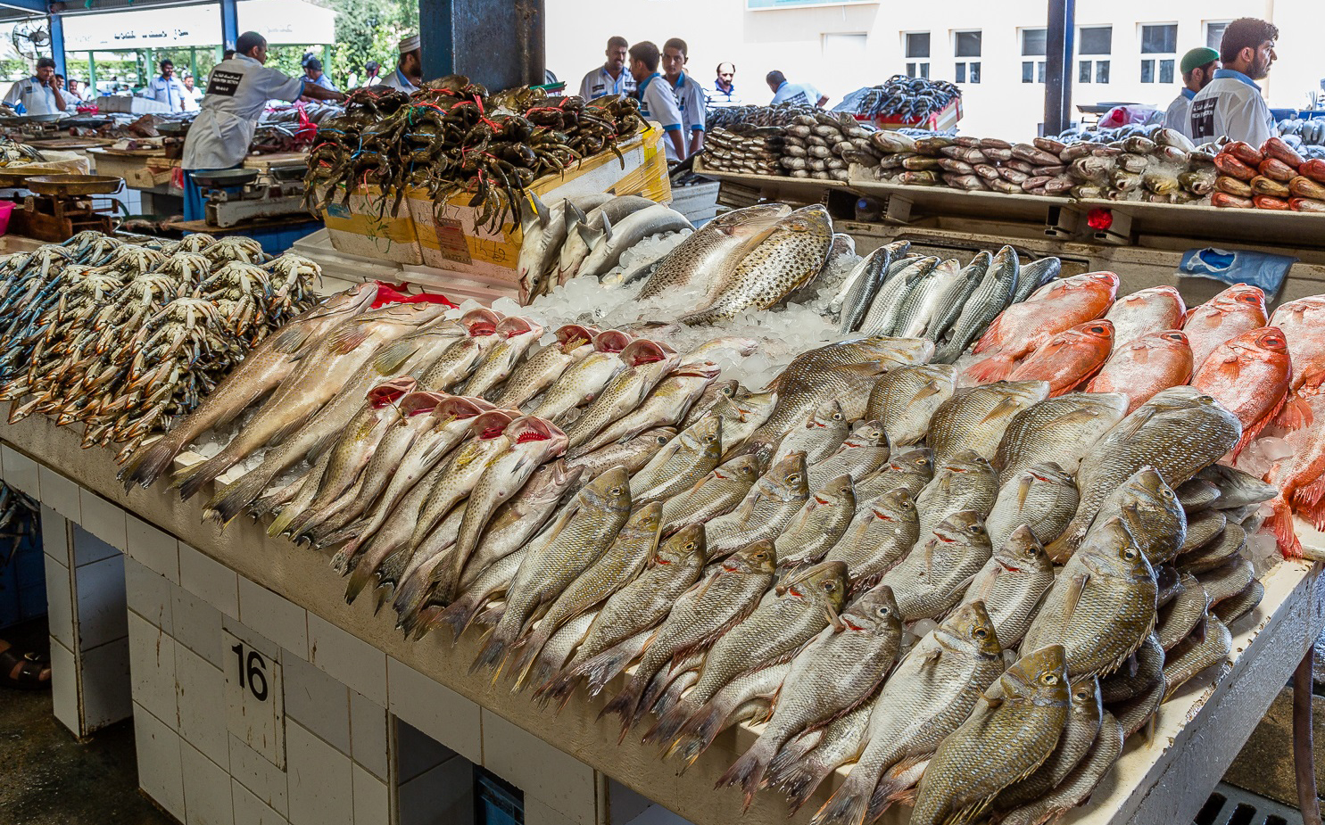Ассортимент рыбы на рынке в Дании