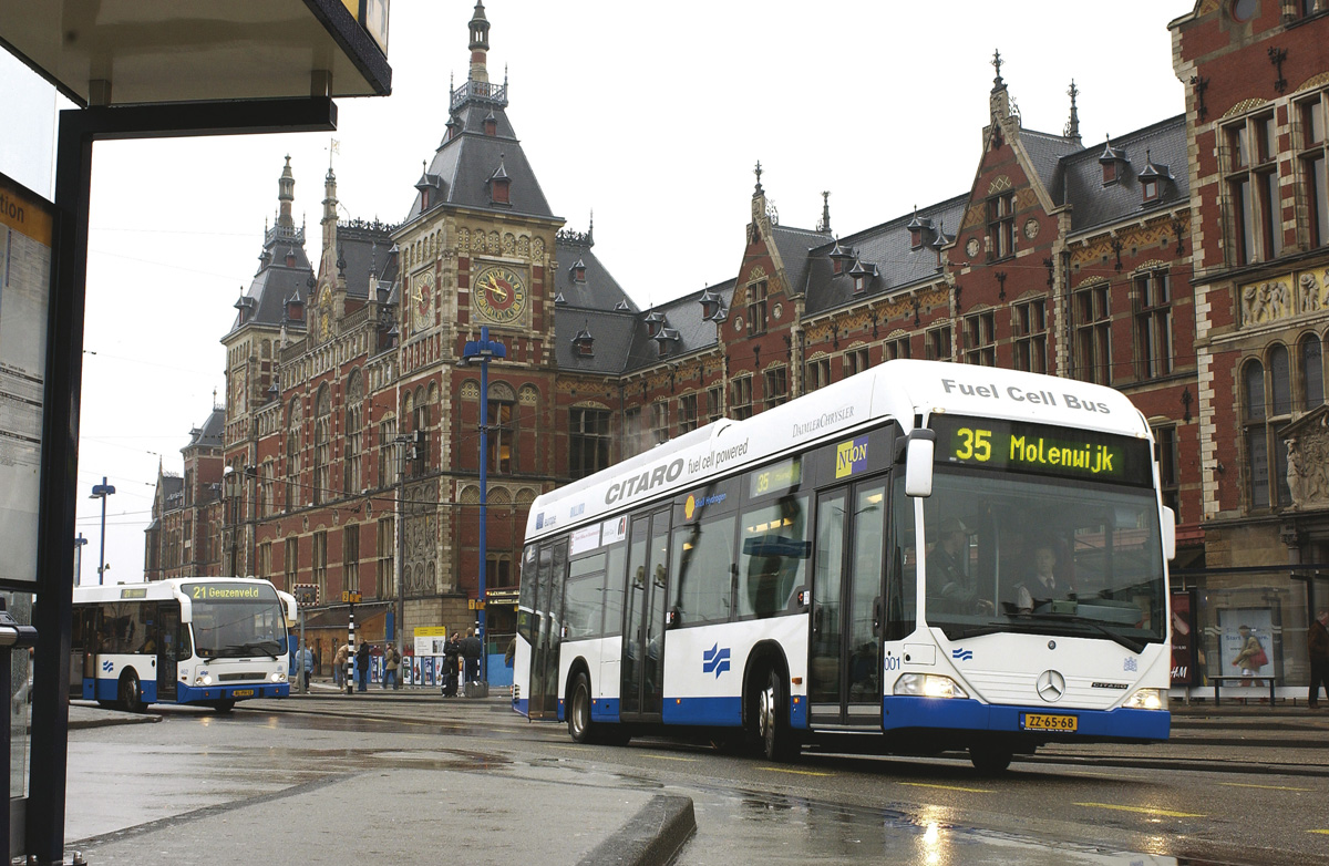 Автобусы в Амстердаме