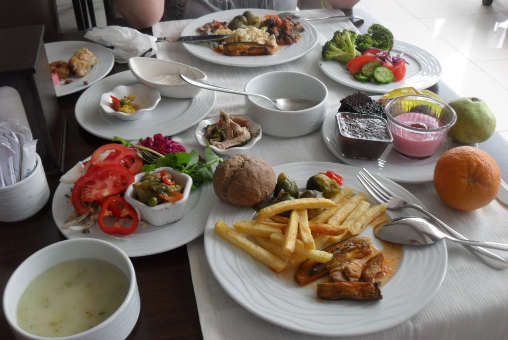 Обед в недорогом кафе Анкары