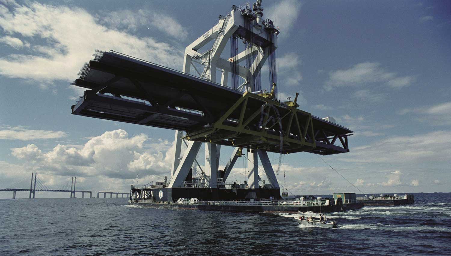 Транспортировка части Эресуннского моста