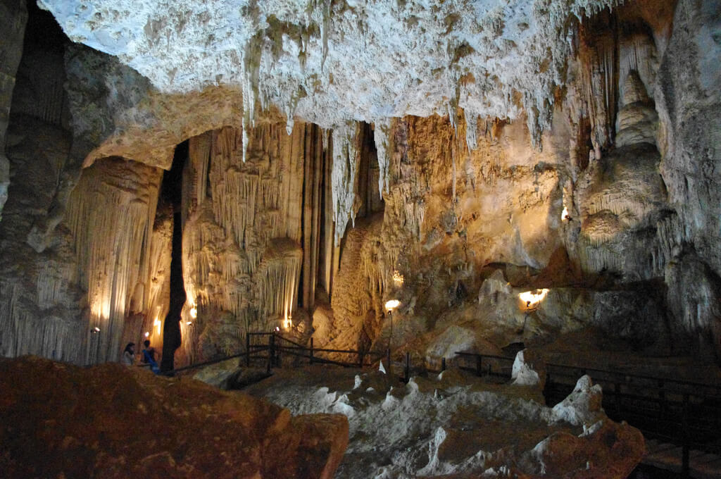 Пещера Phranag Nai