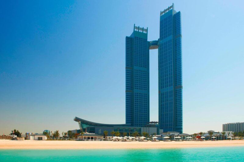 The St. Regis Abu Dhabi с личным пляжем