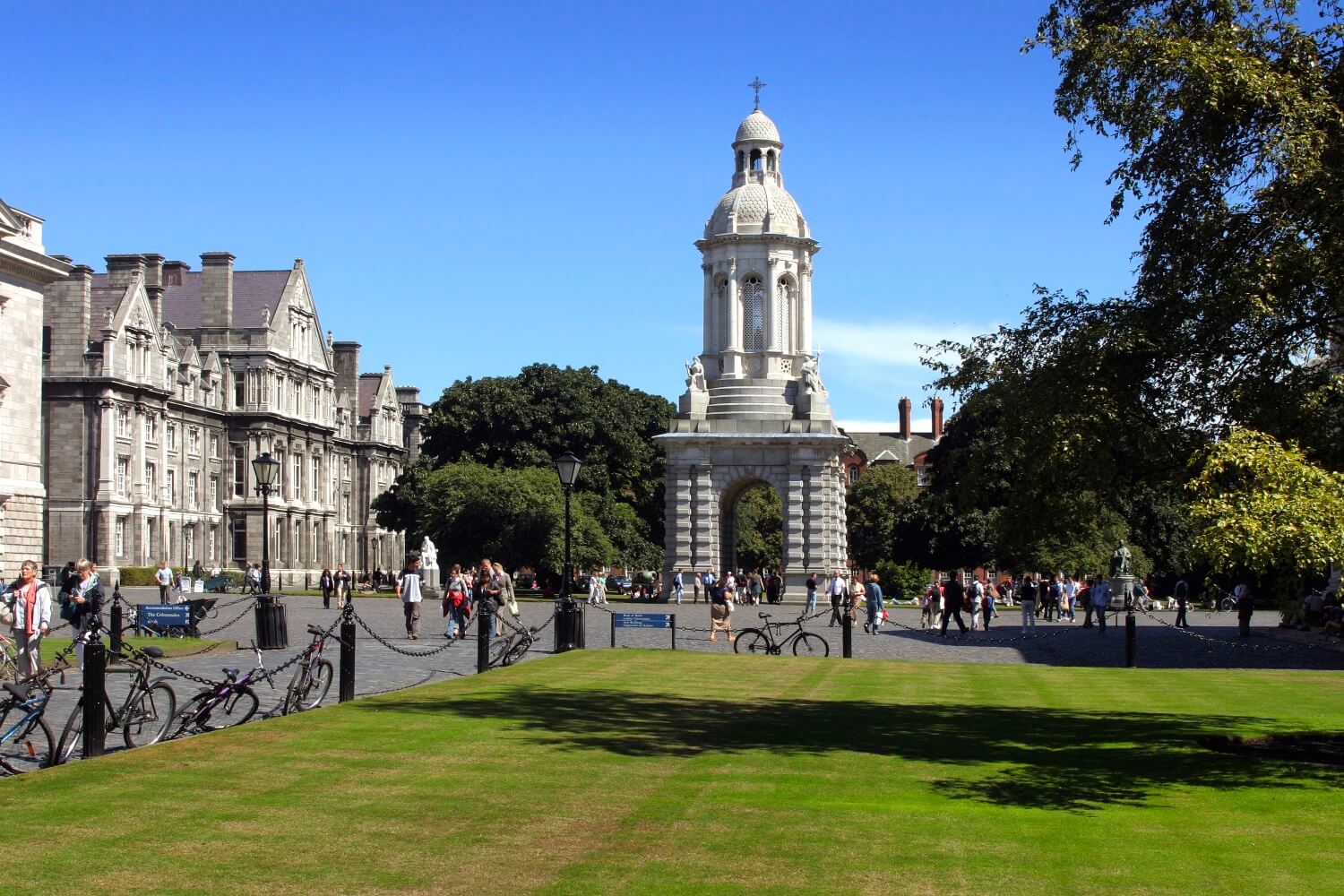 Тринити-колледж в Дублине
