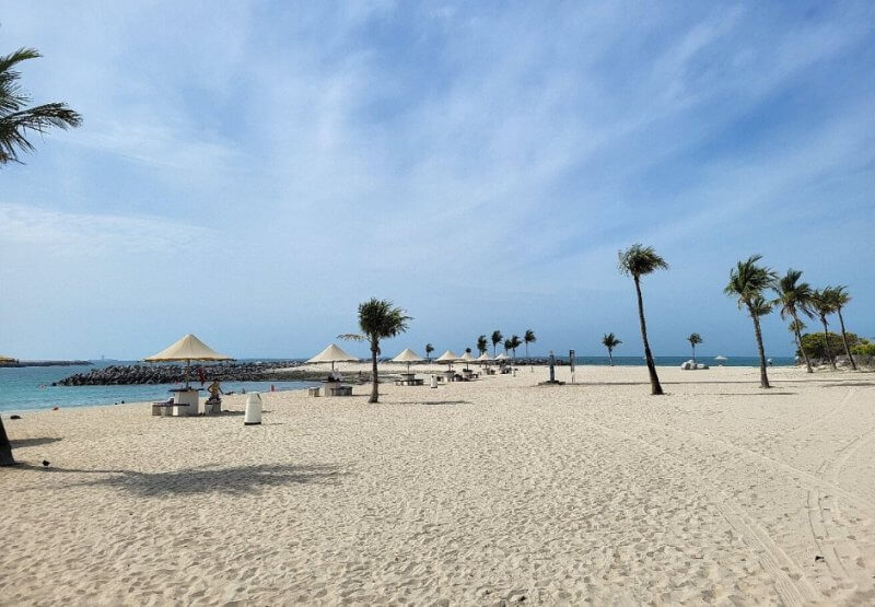 Фото пляжа в парке Аль Мамзар, Дубай