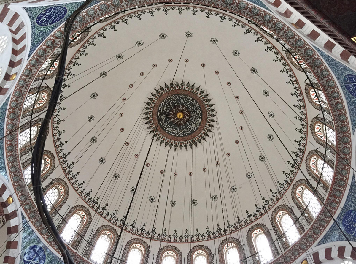 Главный купол мечети Рустема-паши