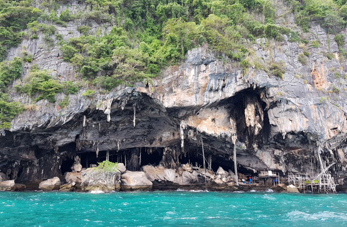 Пещера викингов на острове Пхи-Пхи-Лей