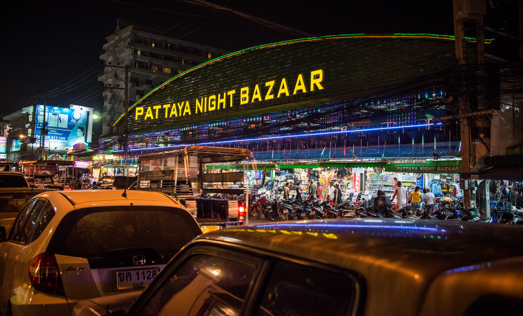Ночной рынок Pattaya Night Bazaar