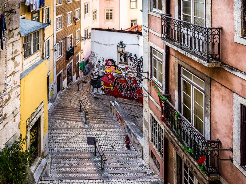 Путешествие по старым улицам Лисабона