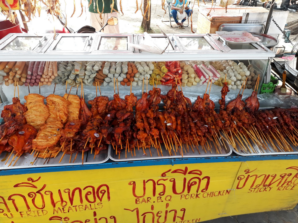 Точка с дешевой тайской едой