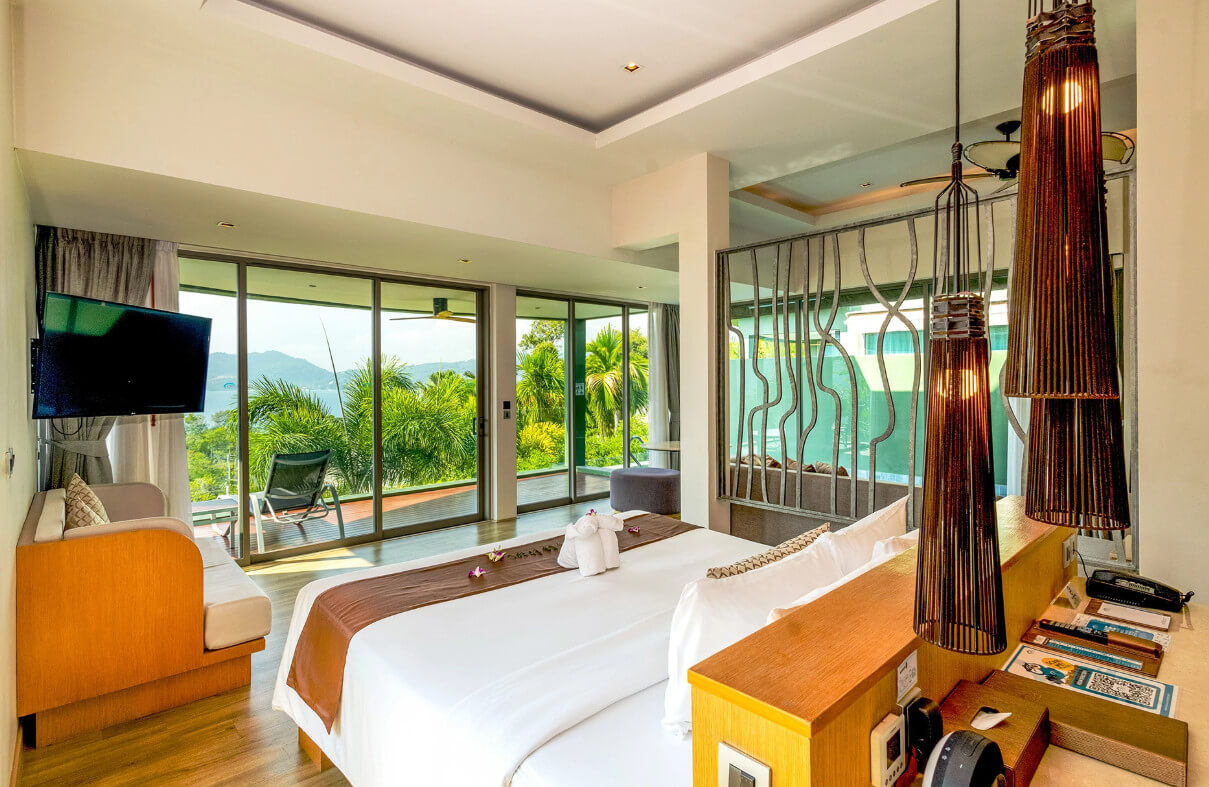 Номер в Crest Resort & Pool Villas с видом на море