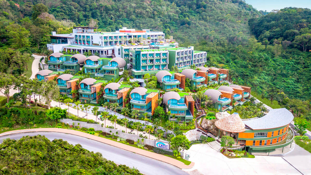 Отель Crest Resort&Pool Villas