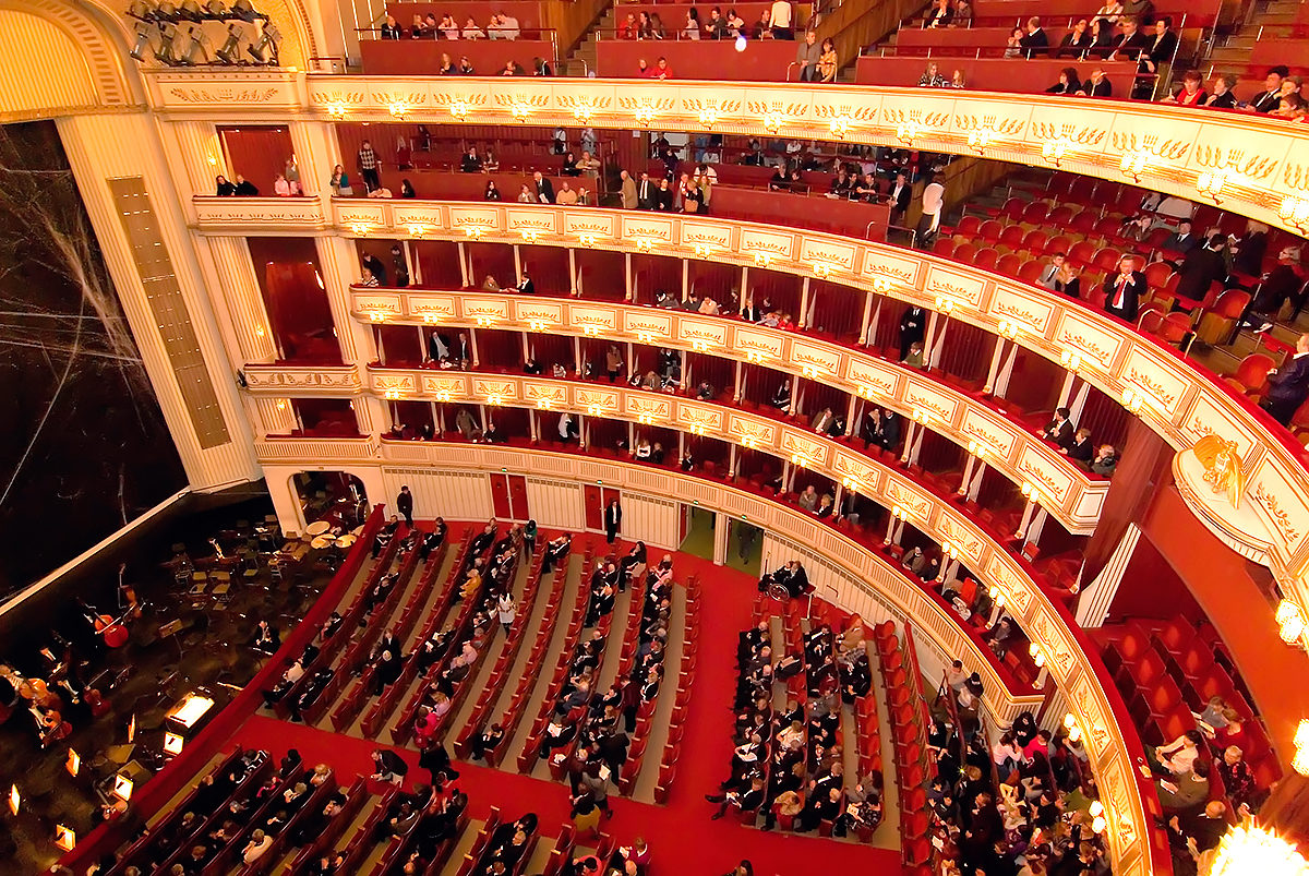 В зале Венской оперы