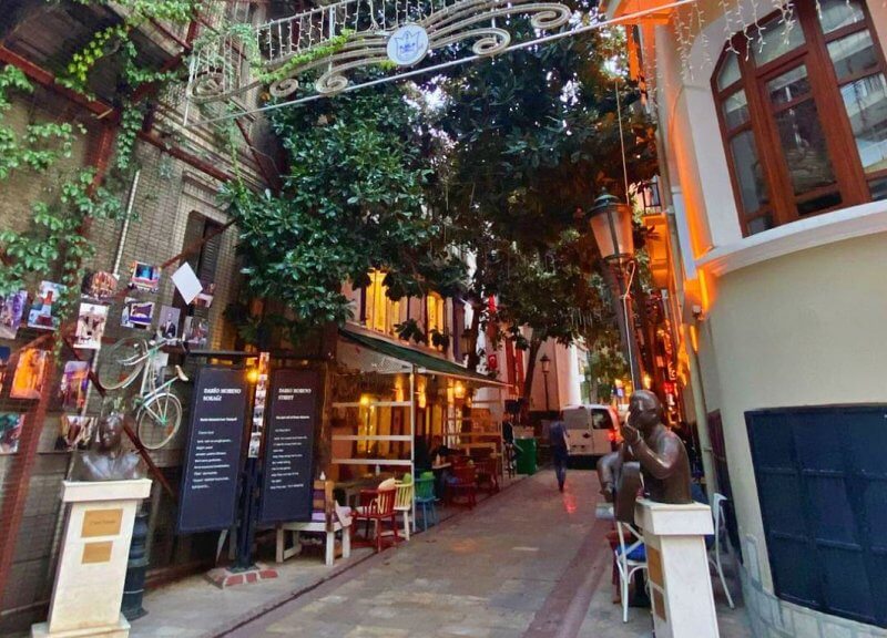 Dario Moreno Sokagi, Измир