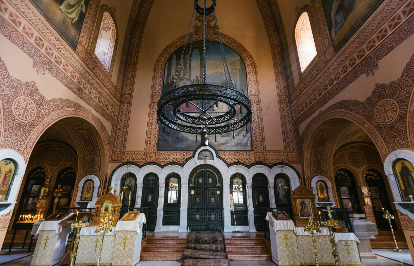 Внутри церкви Марии Магдалины