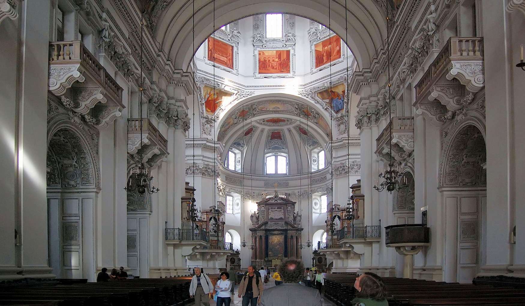 Интерьер Зальцбургского собора