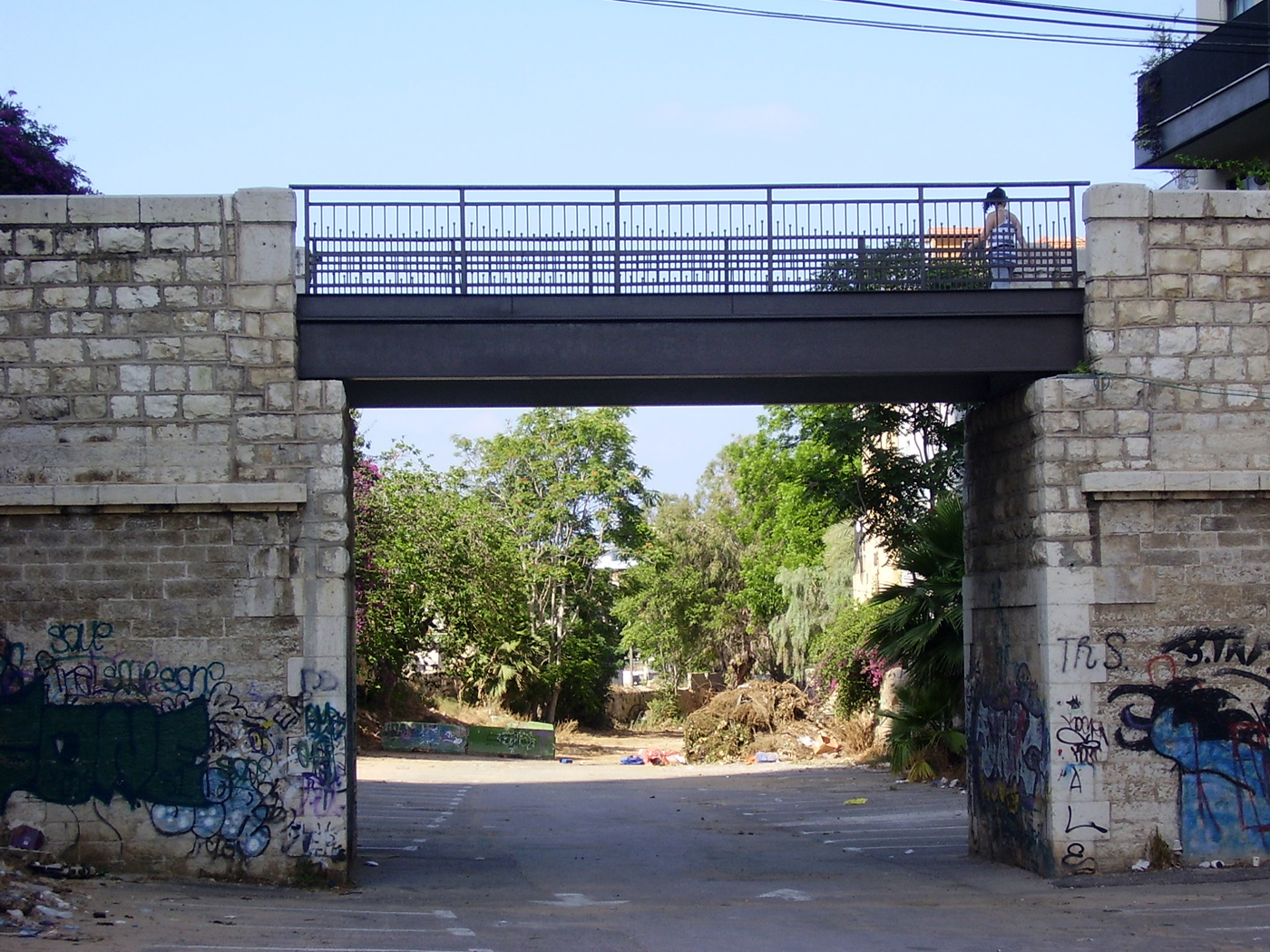 Мост Шлуша, Тель-Авив