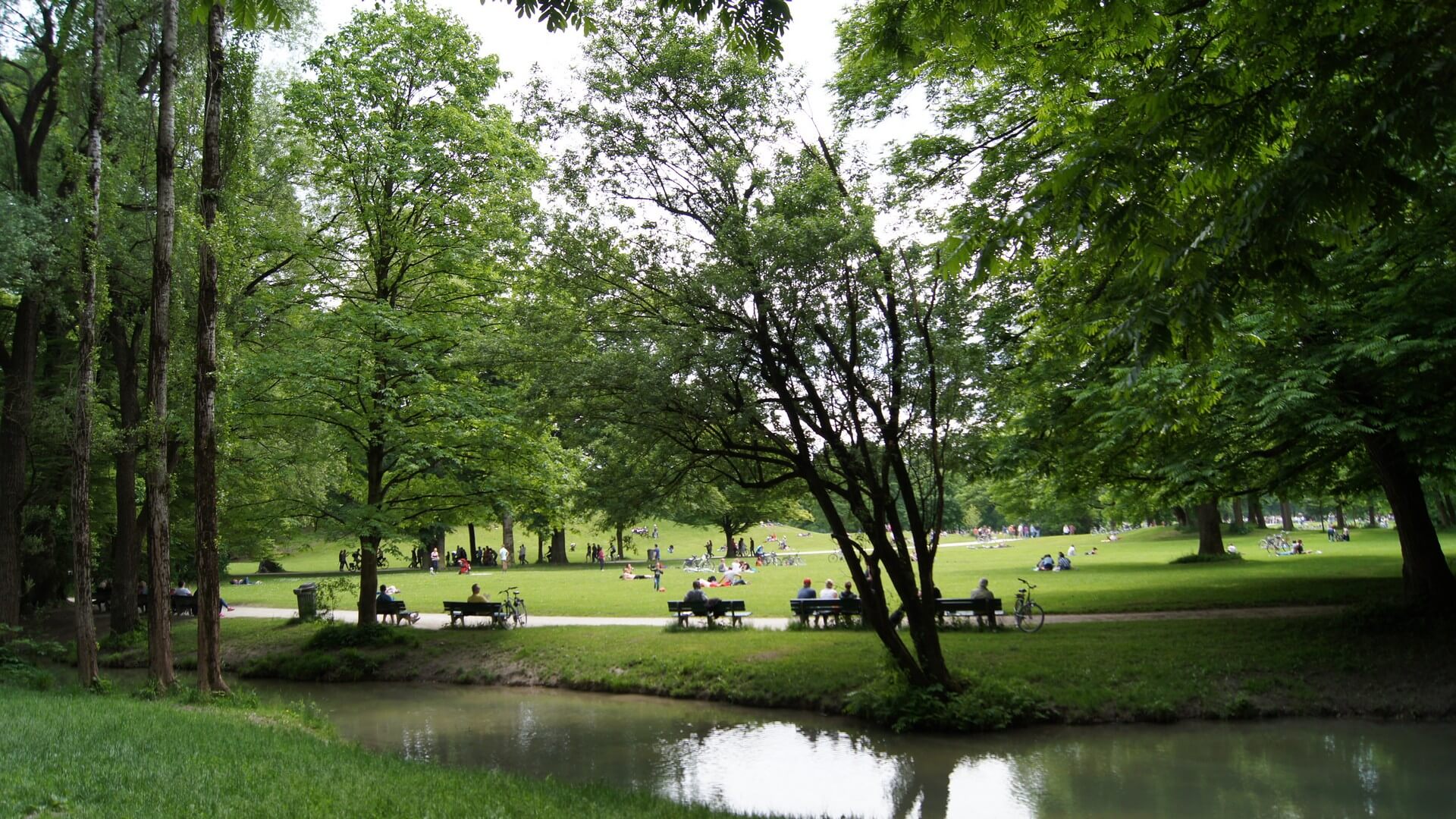 Английский парк картинки. Парк Чарльза Клора. Парк Стоу в Англии. Английский парк в Мюнхене. Английский парк, Мюнхен мост.