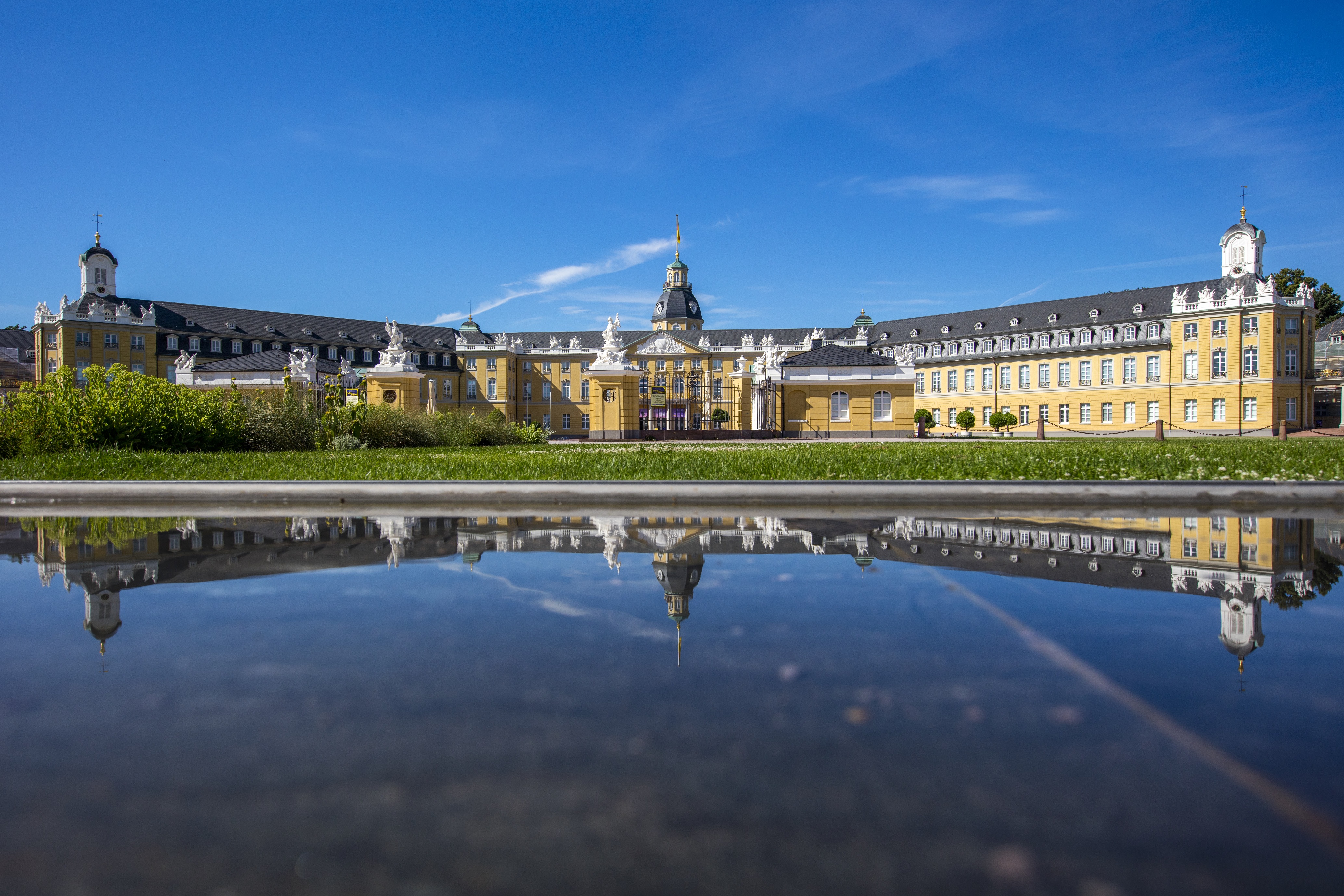 Карлсруэ. Дворец Карлсруэ Карлсруэ. Karlsruhe дворец. Karlsruhe город в Германии. Карлсруэ (Баден-Вюртемберг.