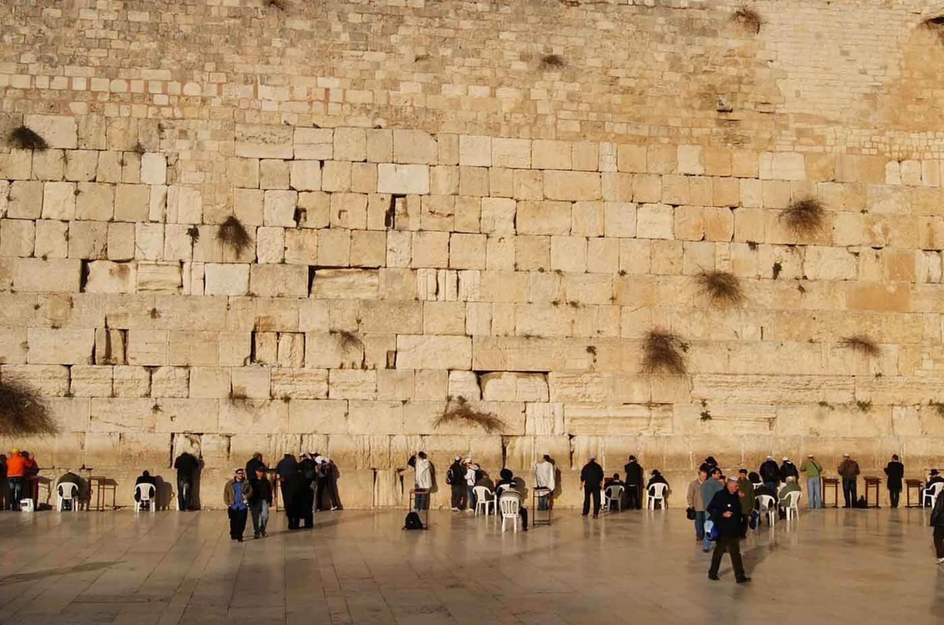 Годы жизни стена. Стена плача в Иерусалиме. Храм в Иерусалиме стена плача. Тель Авив стена плача. Стена плача Иерусалим иудаизм.