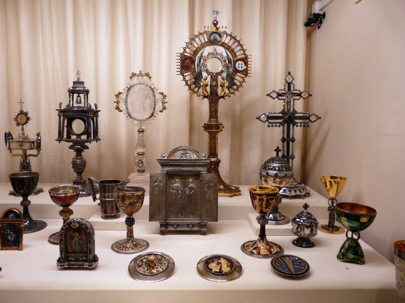 Коллекция ювелирных украшений в музее Монсеррат